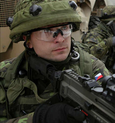 Portrait de Akeyzavik Nyerrevim