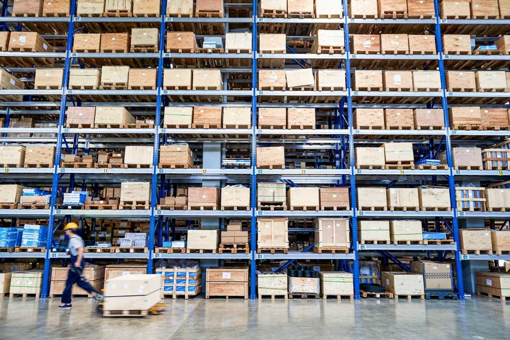 Illustration de Destocking Warehouse Storage